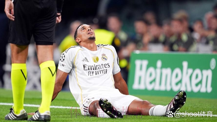 跟队：阿诺德左腿筋受伤 将在未来几天内接受检查